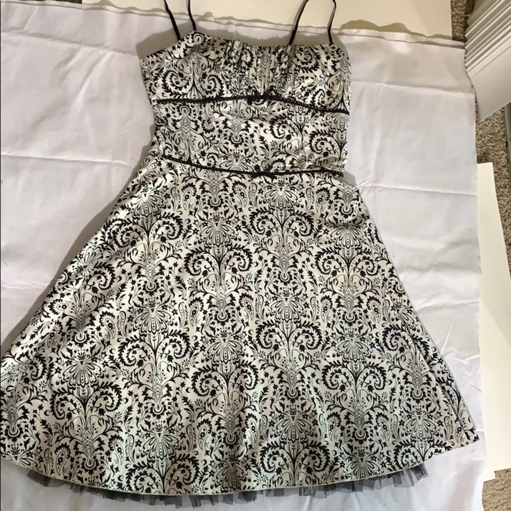 Black and white summer dress.
